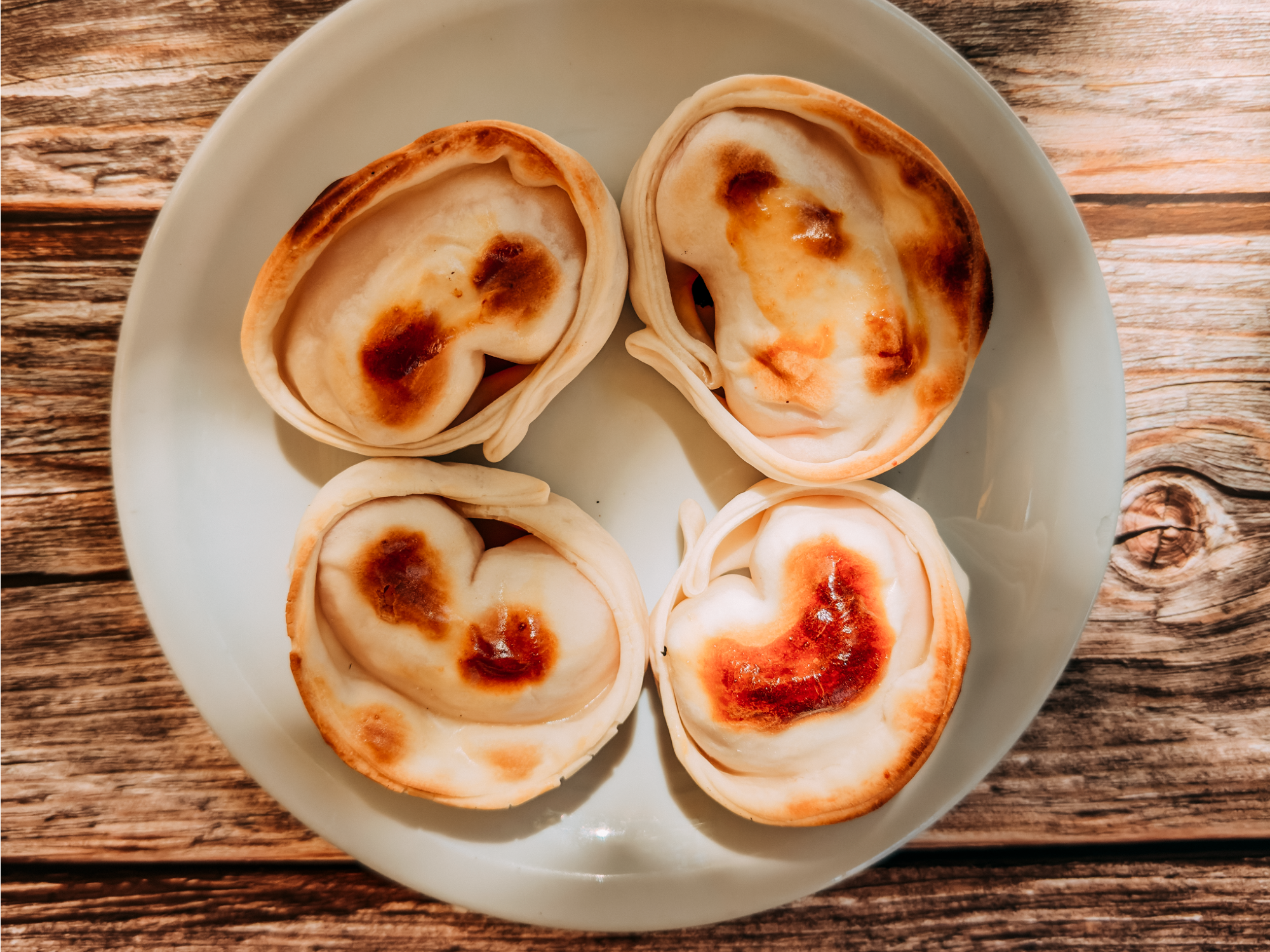 EMPANADA DE JAMÓN Y QUESO de Pizzeria Los Maestros