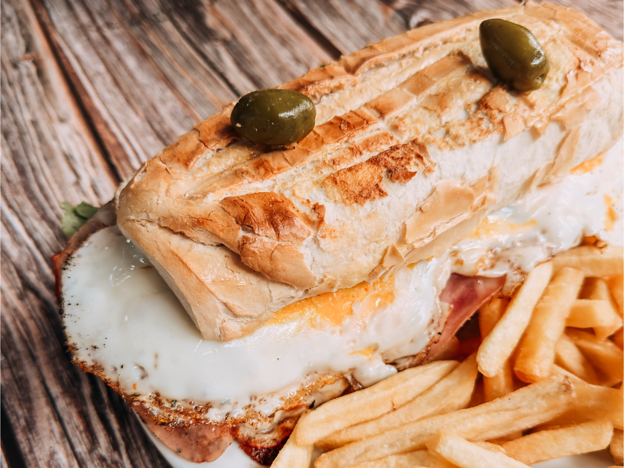 SANDWICH DE MILANESA COMPLETA ESPECIAL