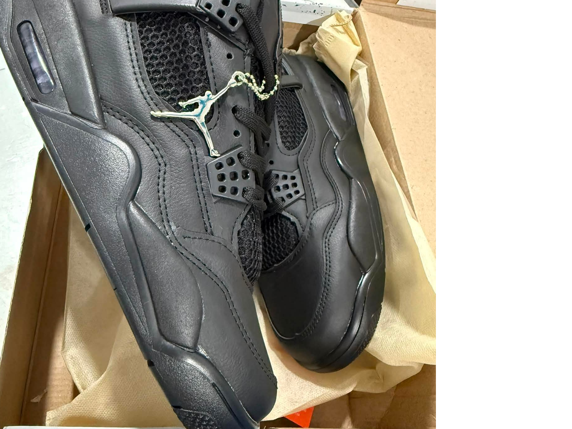 JORDAN total black