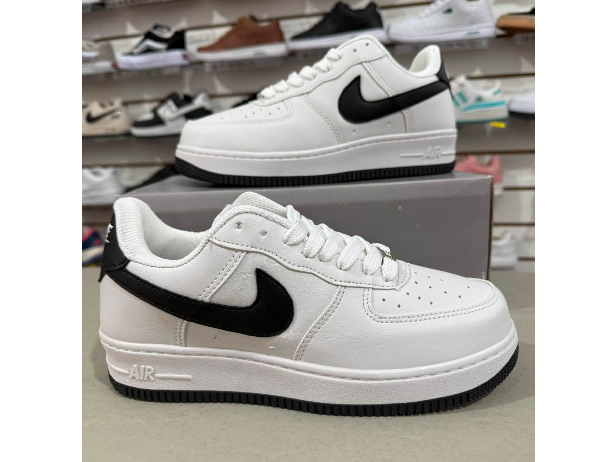 AIR FORCE blanca-negra