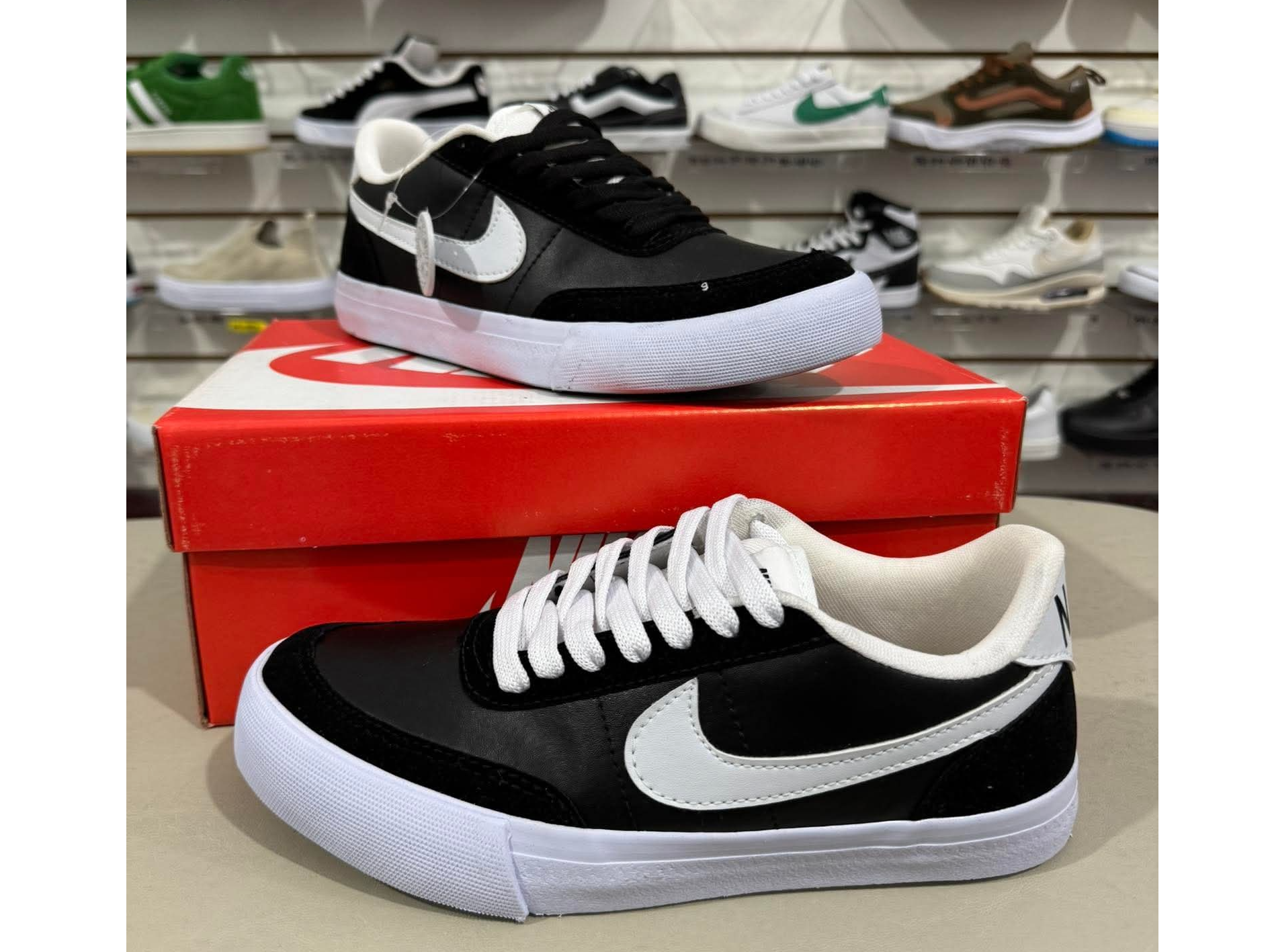 NIKE negra
