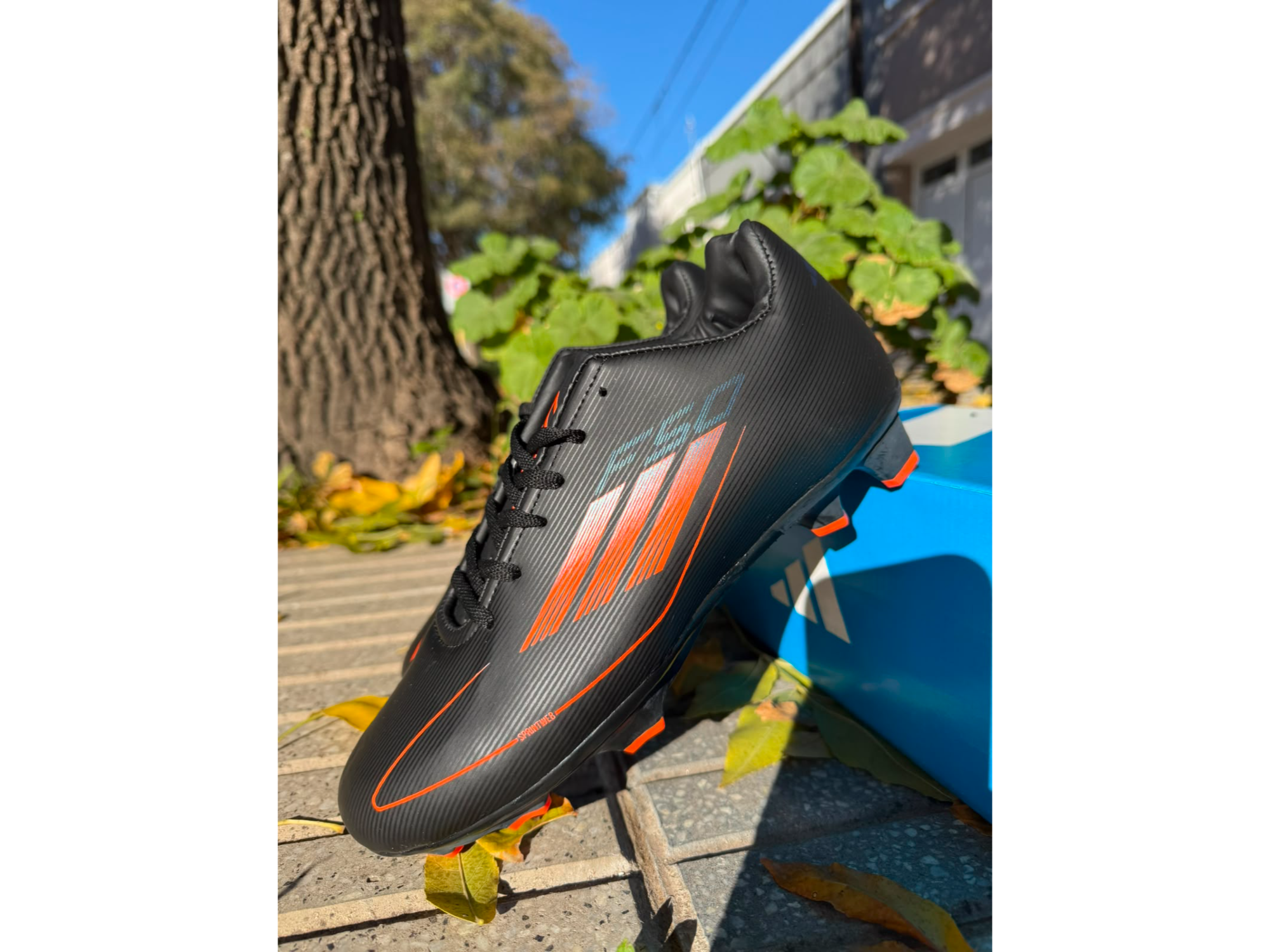 Botin negro-naranja