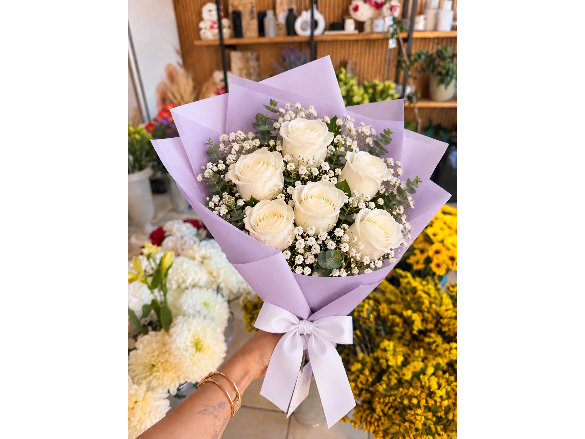 Ramo 6 rosas blancas 🤍