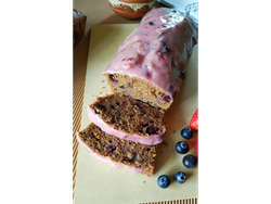 Algarroba y arándanos