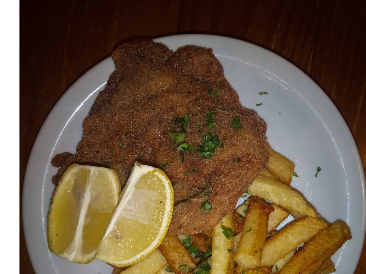 MILANESA DE TERNERA CON GUARNICION