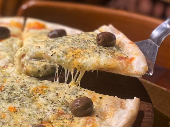 DOMINGOS 25% OFF EN PIZZAS MEDIANAS!!