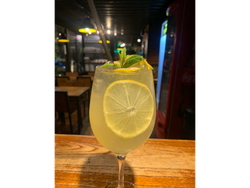 GANCIA CON SPRITE Y LIMÓN