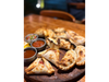 TABLA DE EMPANADAS + 2 PINTAS A ELECCION