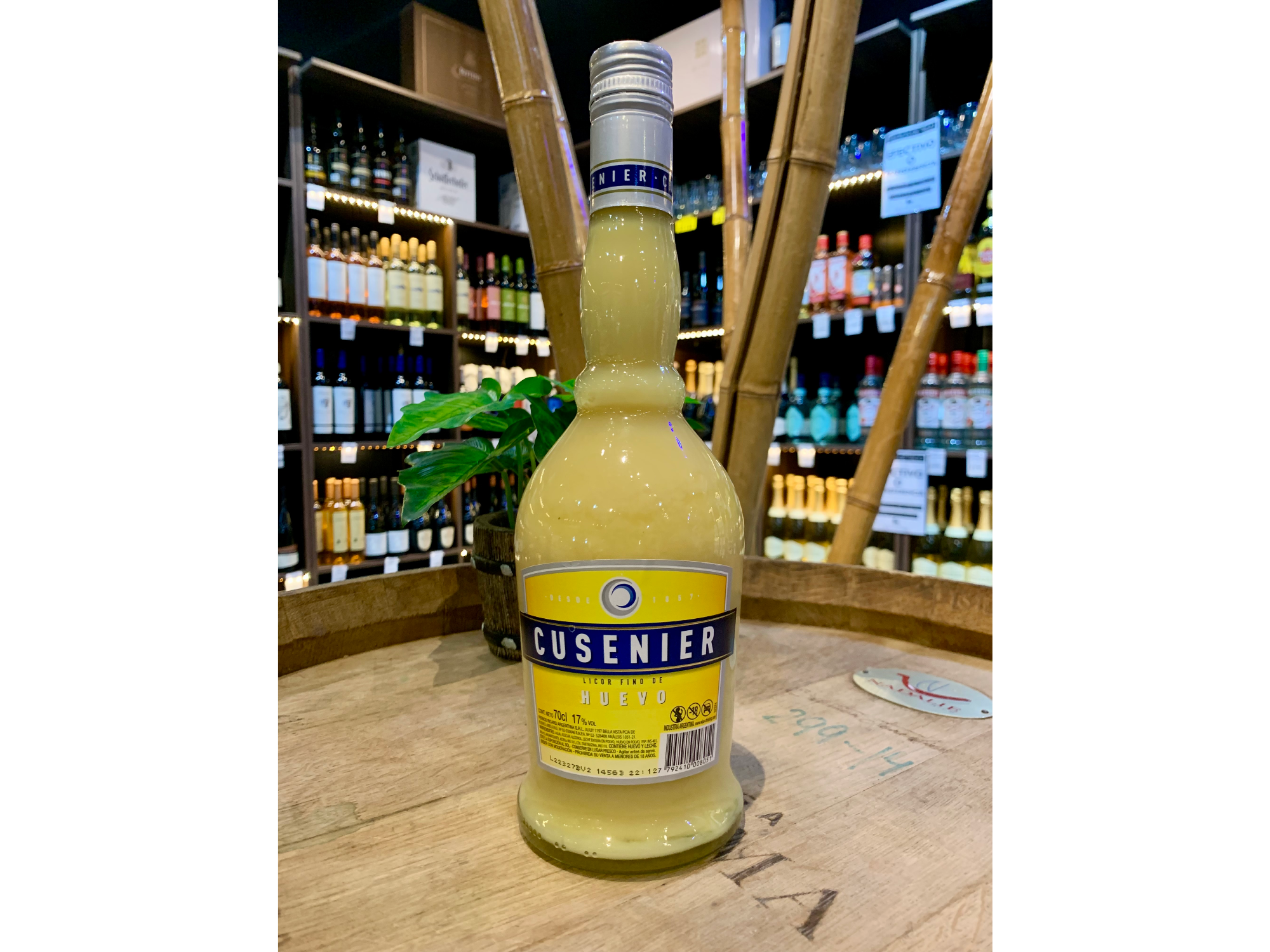 Licor Cusenier al huevo 750ml