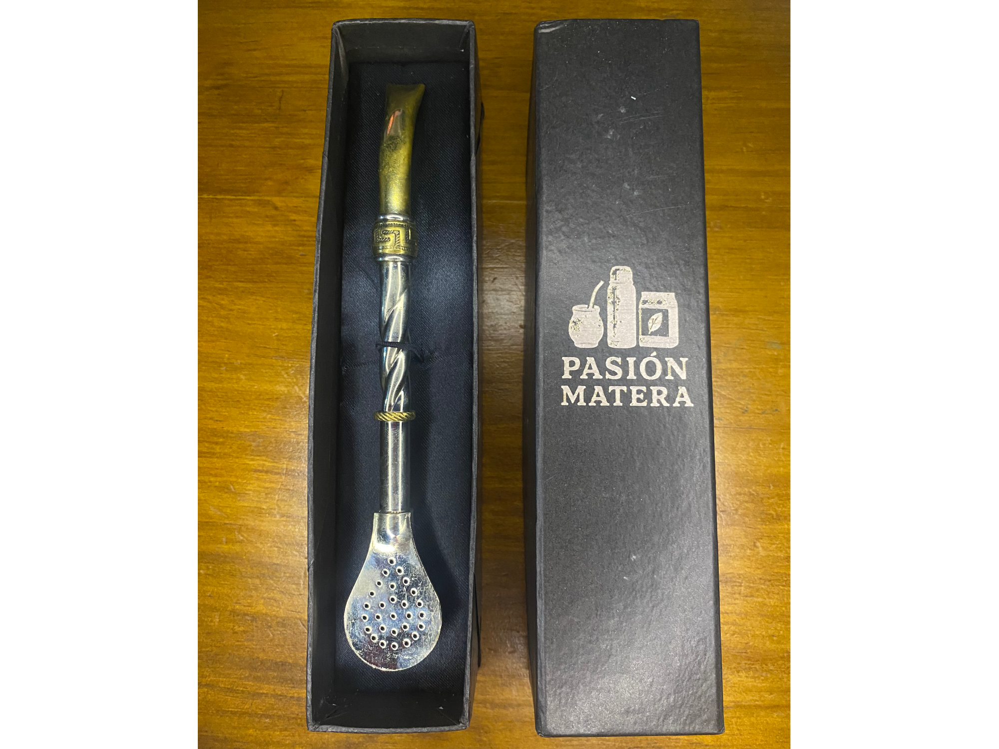 Bombillon de alpaca con detalles en bronce