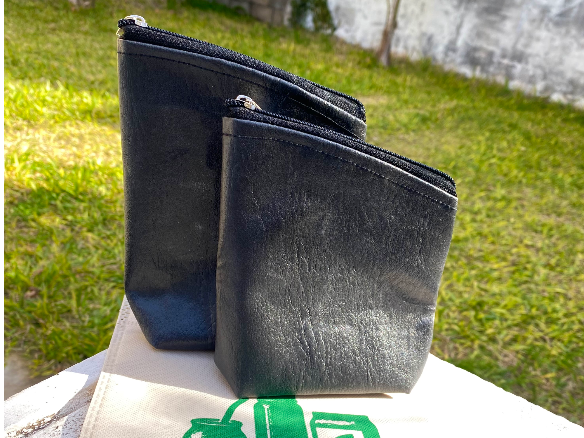 Yerbero de eco cuero