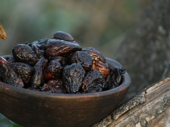 Higo negro deshidratado