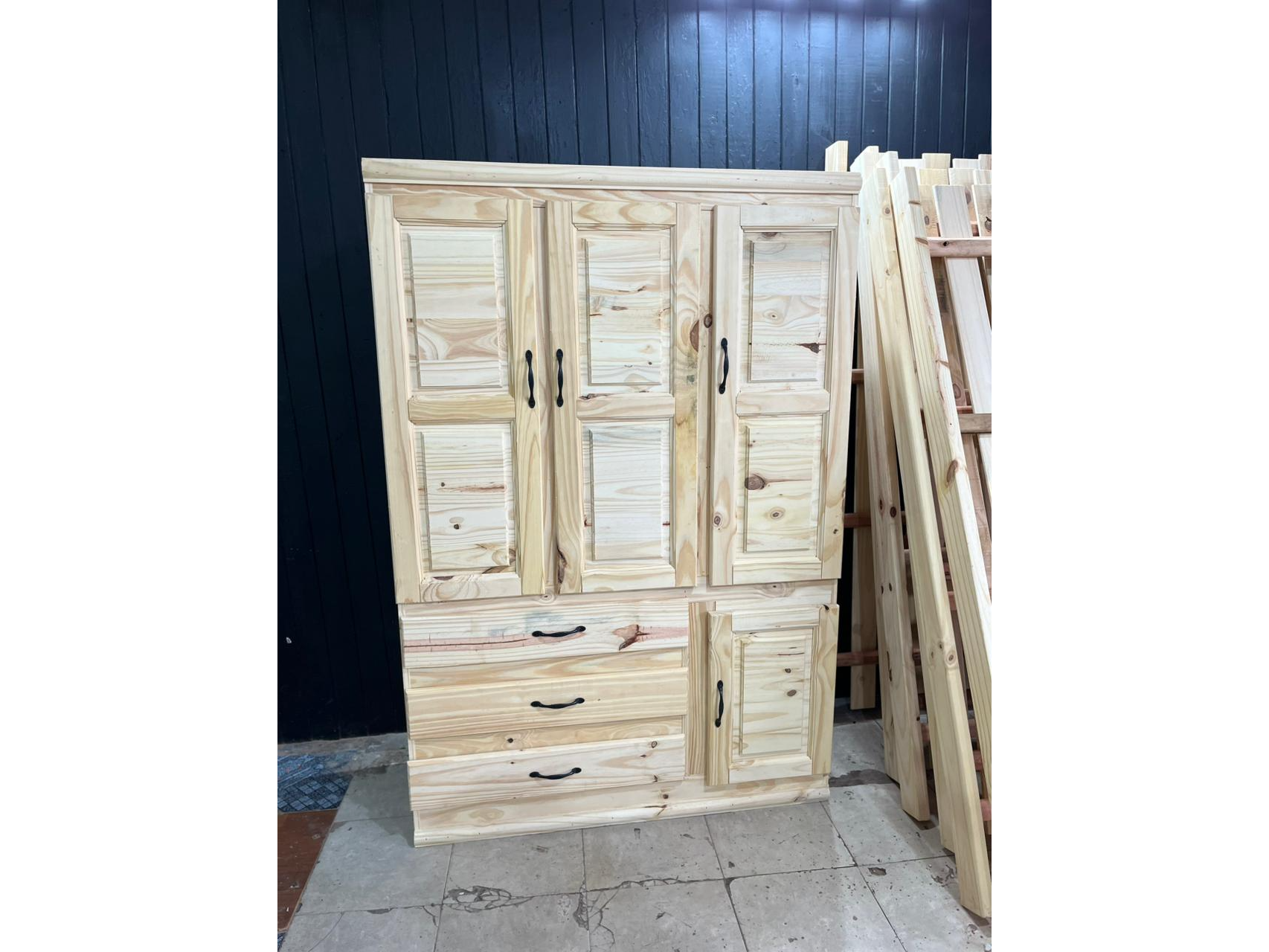 _*ROPERO PINO 1.20*_