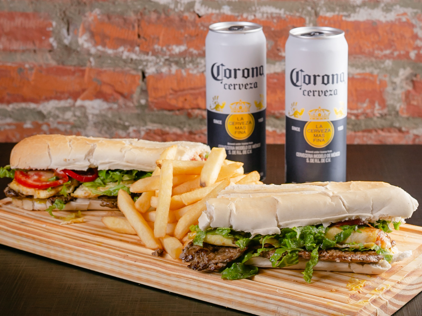 Sandwich de lomito Super Los nacionales 38 Cm con papas crujientes