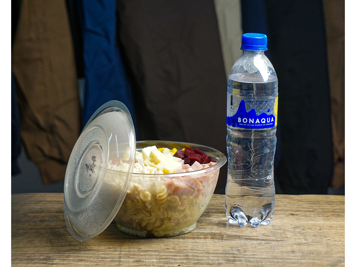 1 ENSALADA (A elección) + 1 AGUA