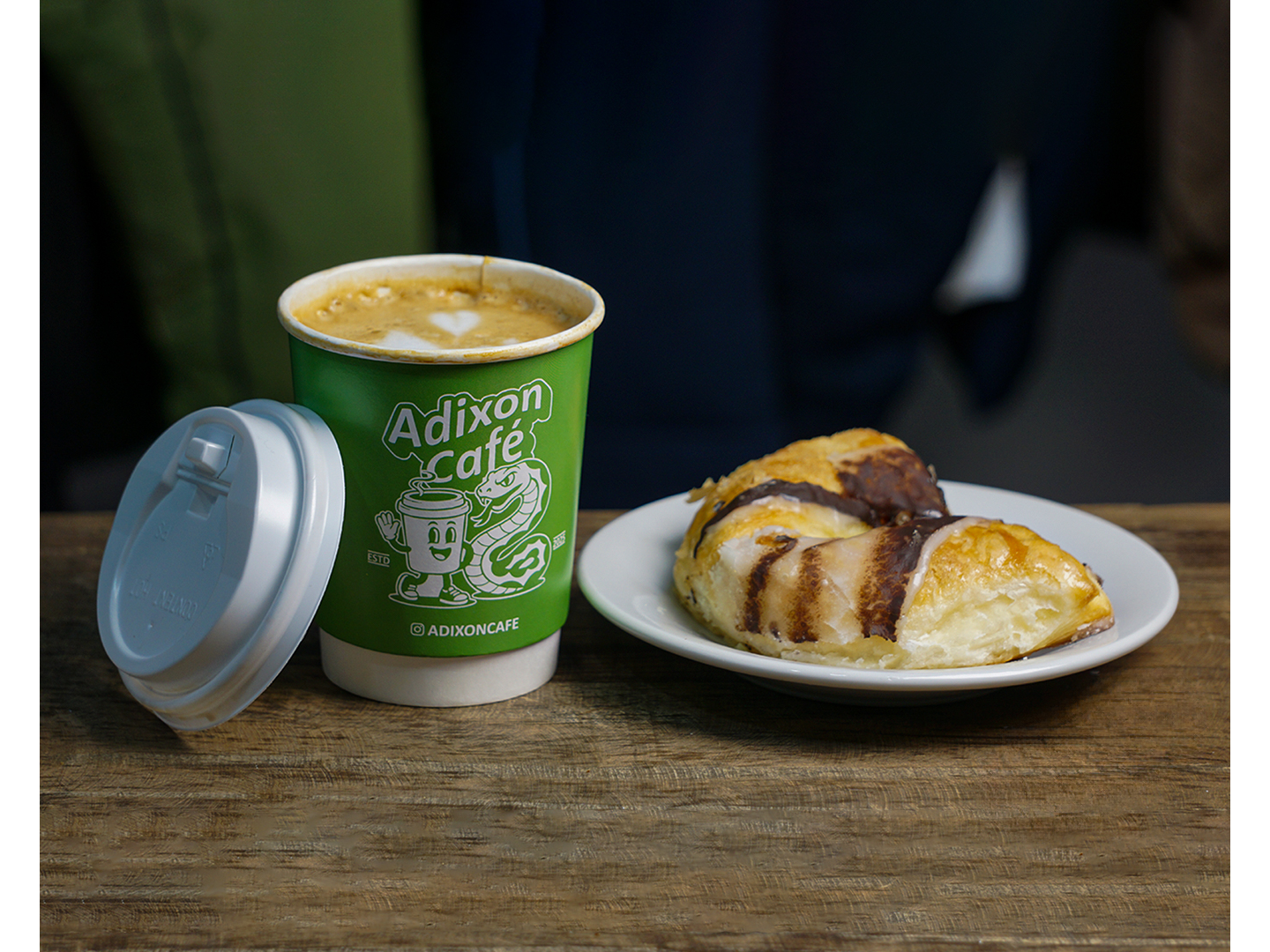 CAFÉ LATTE Y FACTURA