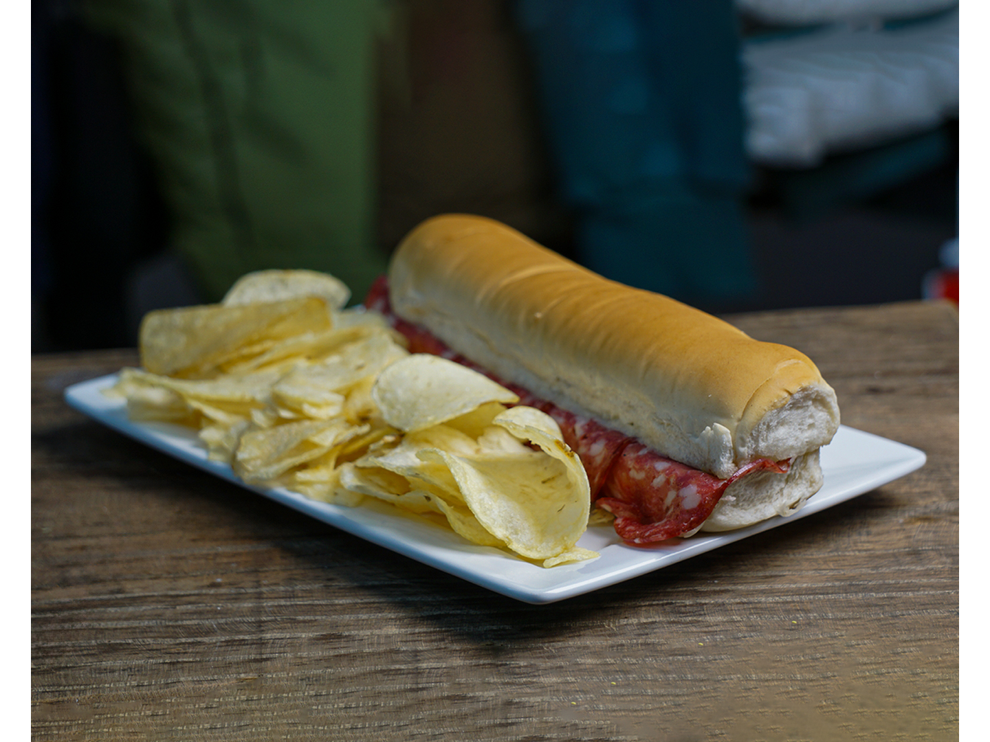 PEBETE DE SALAME Y QUESO + PAPAS