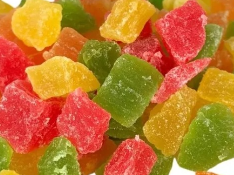 Ananá en cubo de colores