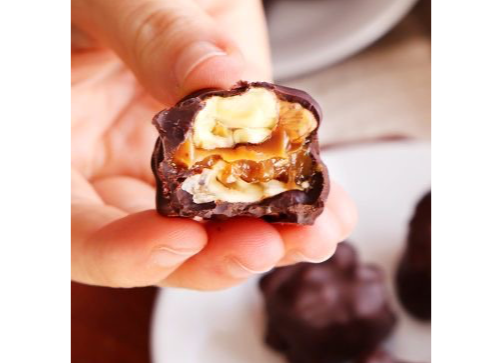 Nuez confitada con chocolate