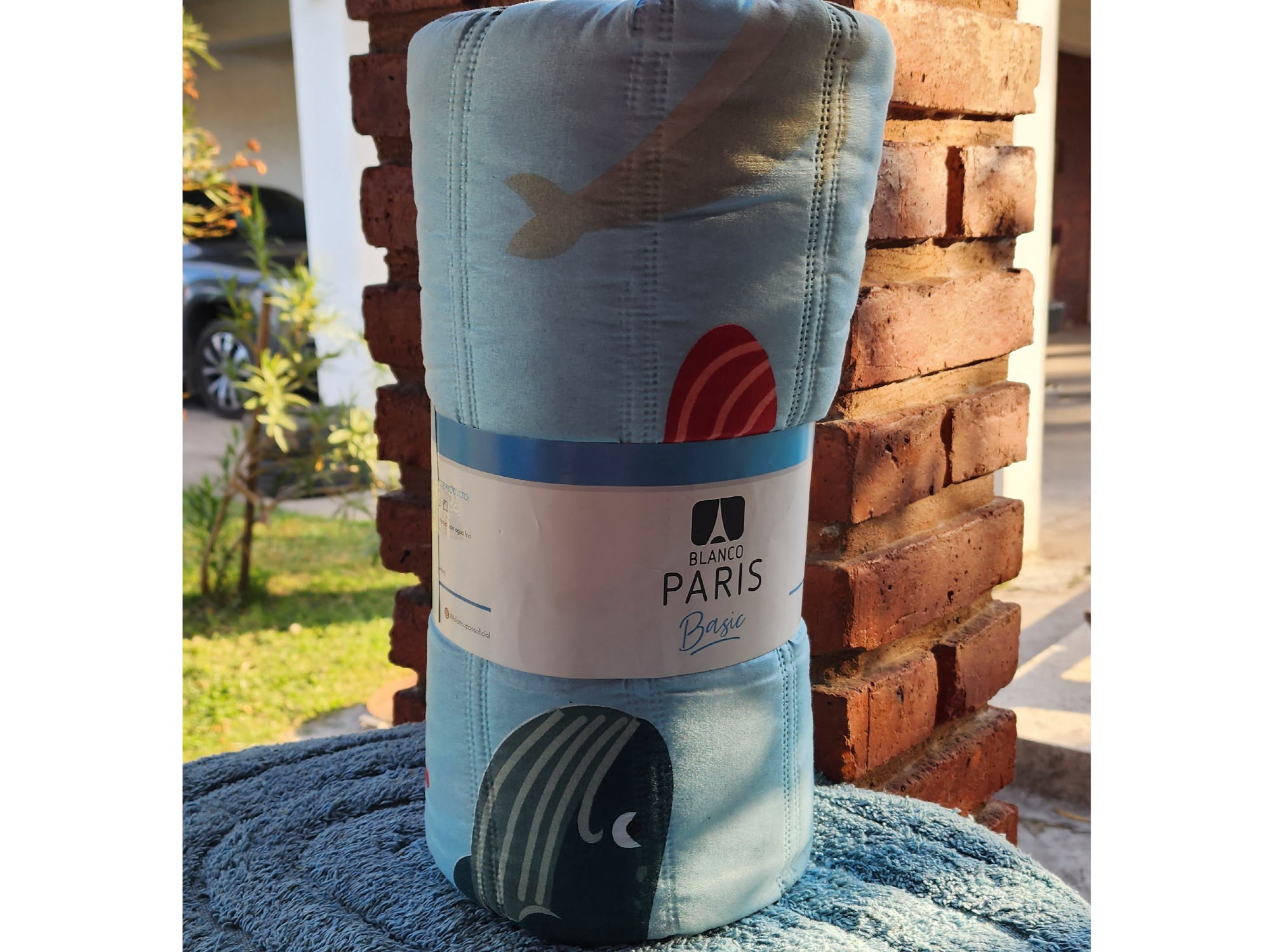 Cover QUILT ballena celeste