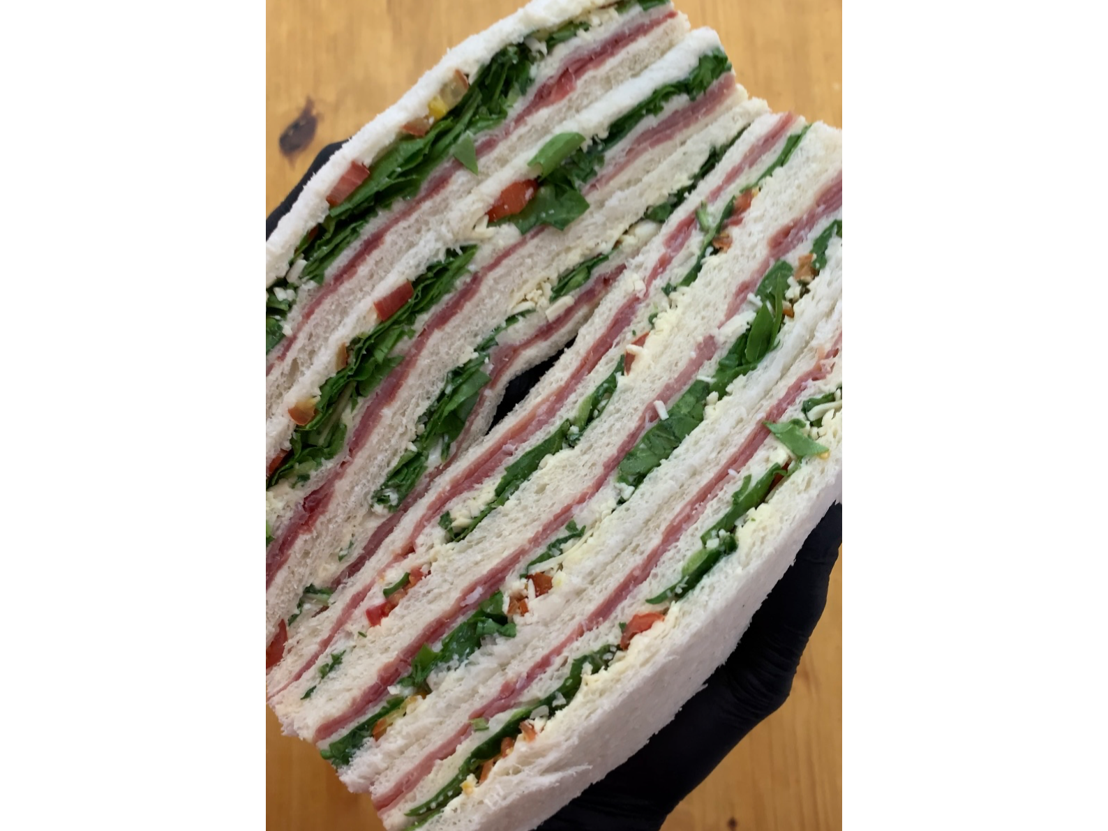 Crudo / Rúcula / Parmesano / Cherrys x12