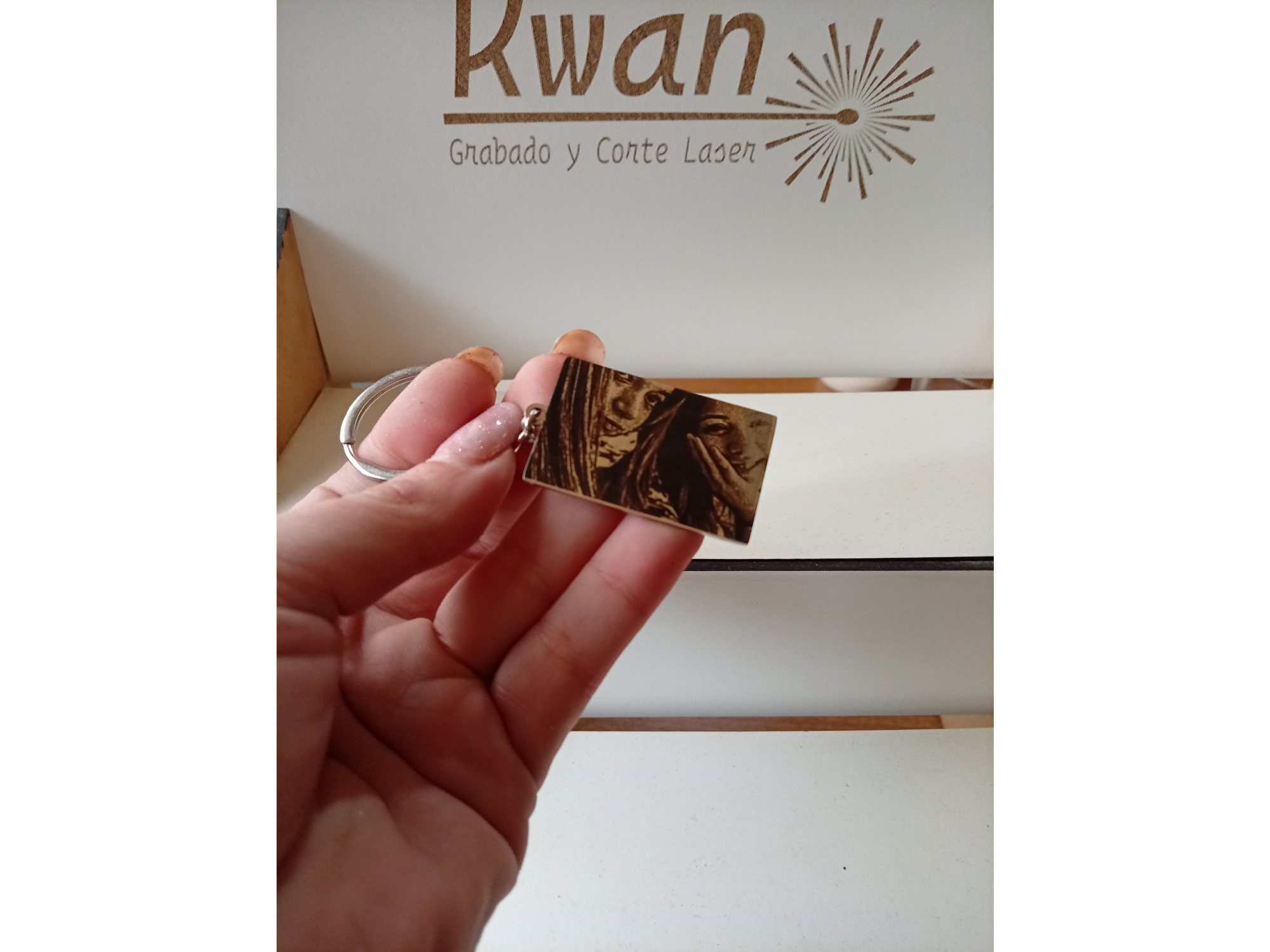 Llavero Fotograbado de Kwan.Laser