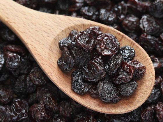 Pasas de uva negra con semilla