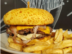 Burger Triple Cheese Bacon 2.0 Doble Carne