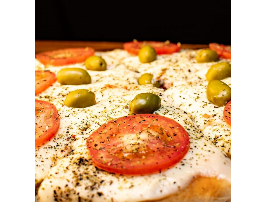 1 Muzza  + 1 Especial + 1 a Elección