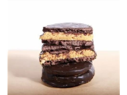 Alfajor con pasta de mani