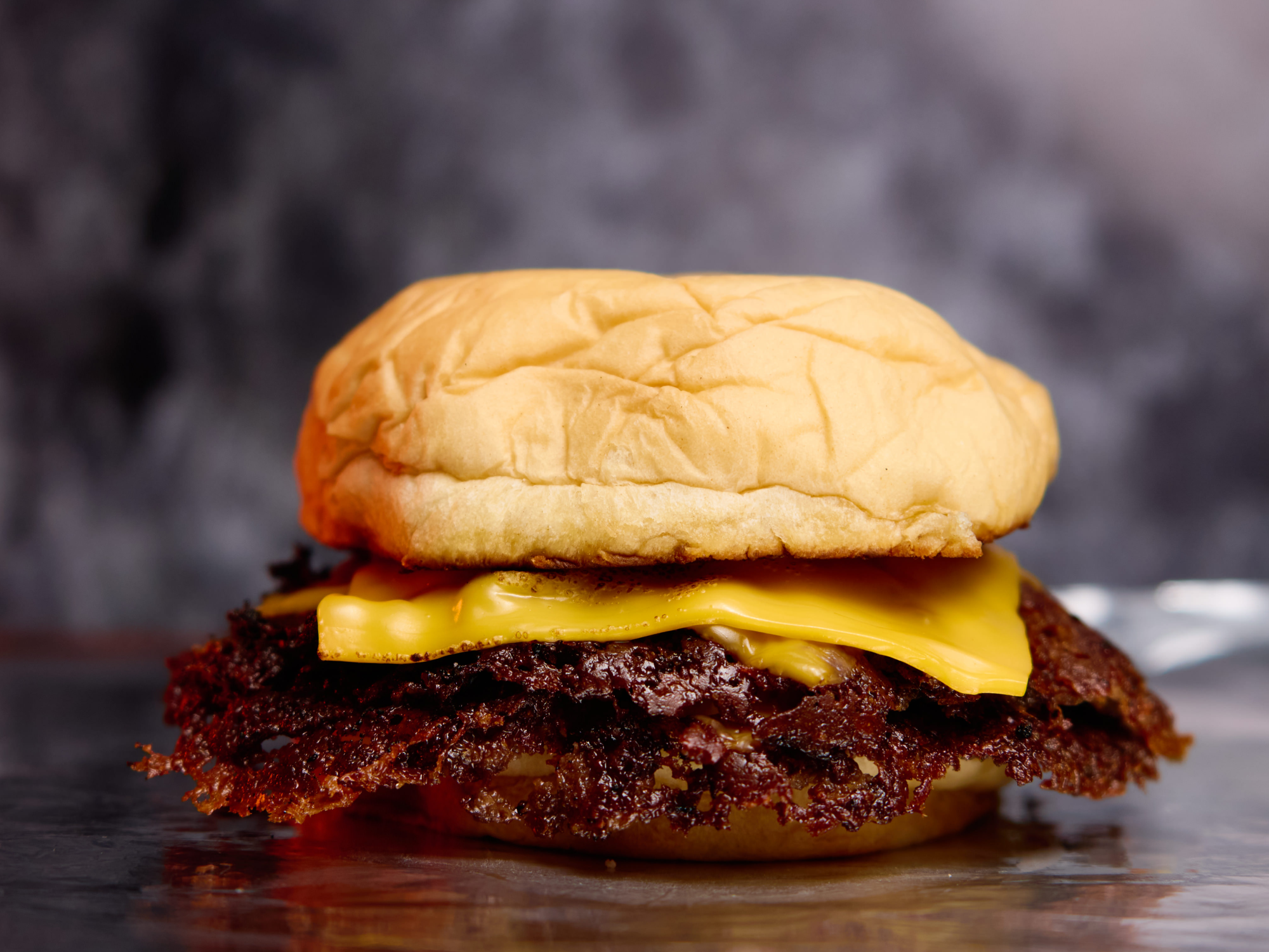 2 CHESSE BURGER DOBLE + PAPAS SAZONADAS
