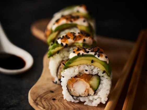 16 PIEZAS VARIADAS de Natsumi Sushi Bodereau