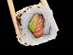 20 PIEZAS VARIADAS + 2 EMPANADAS CHINAS