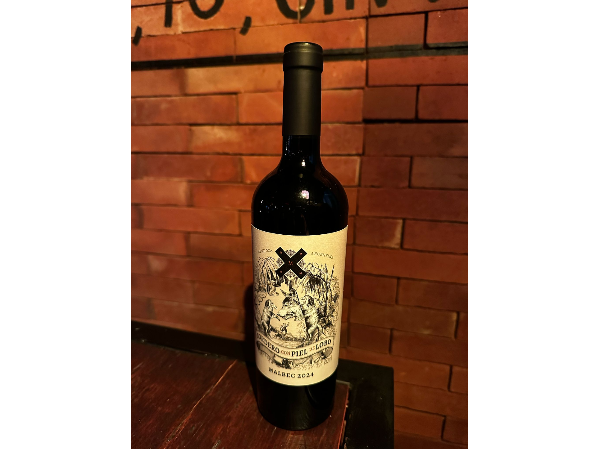 VINO CORDERO CON PIEL DE LOBO