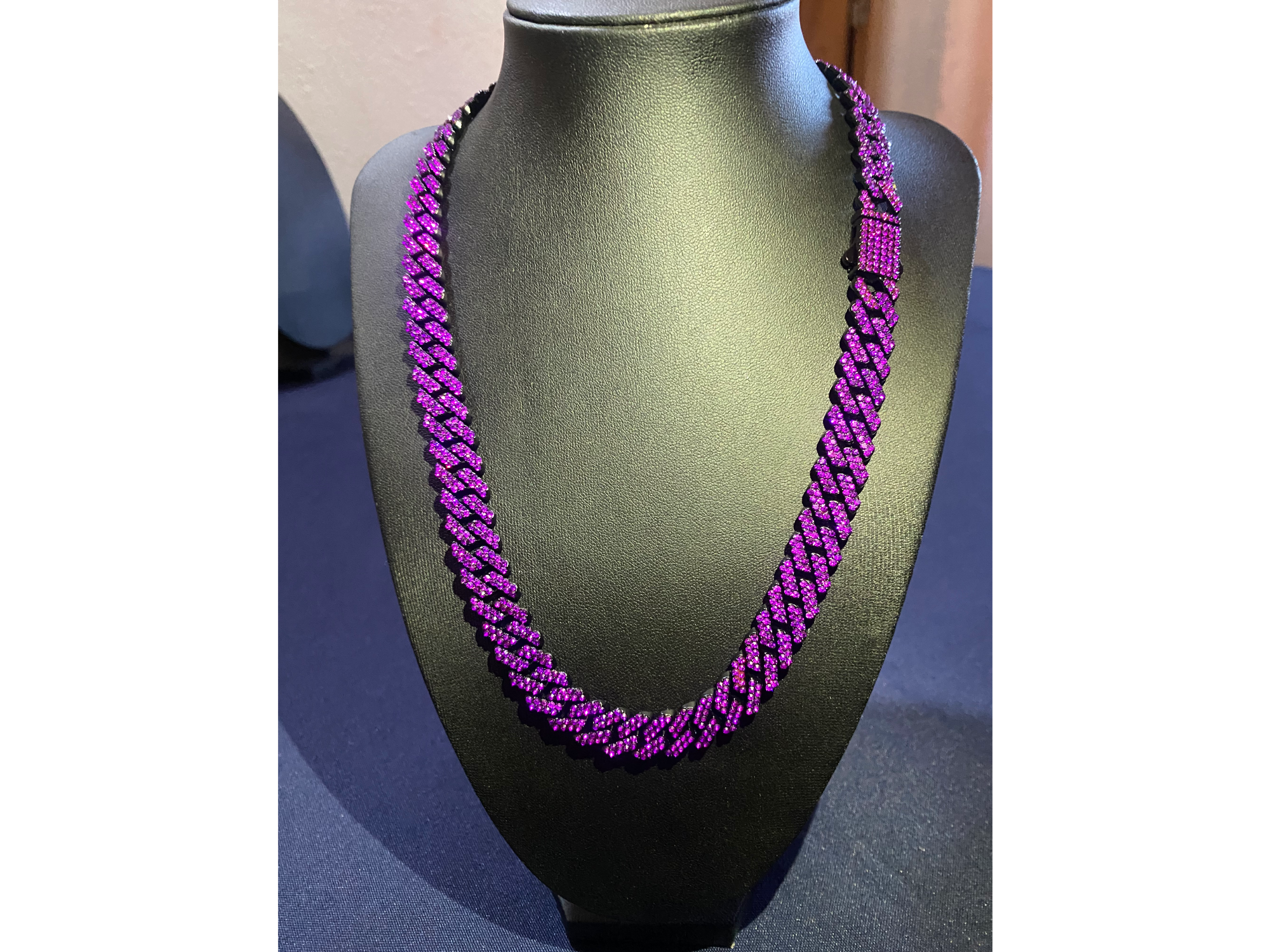 Collar Miami violeta