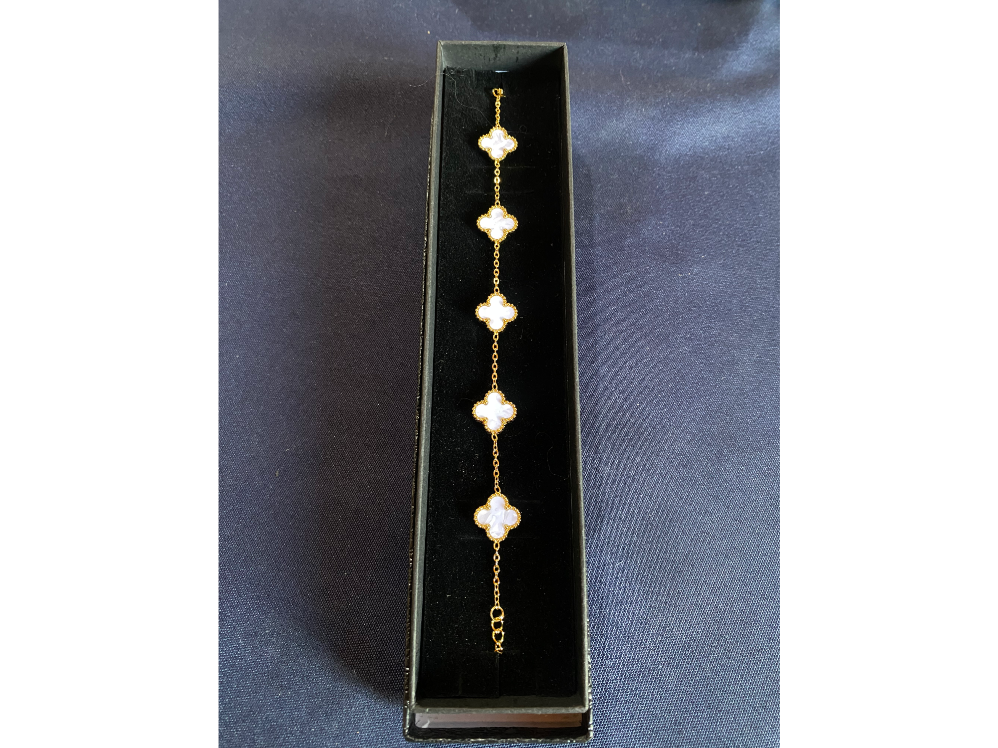 Pulcera van cleef trebol blanco