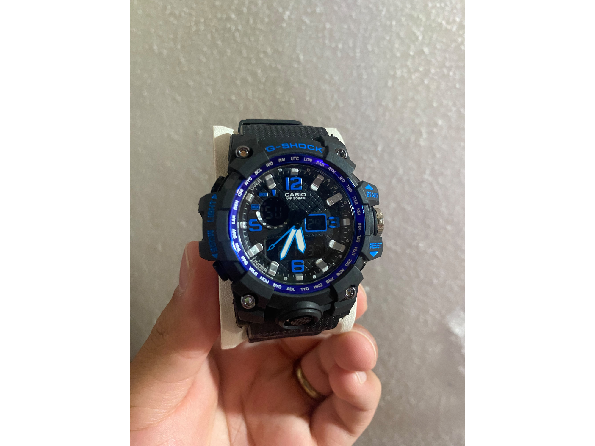 Casio g-shock negro con azul