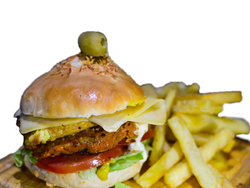 VEGETARIANA-queso-huevo-lechuga tomate papas fritas