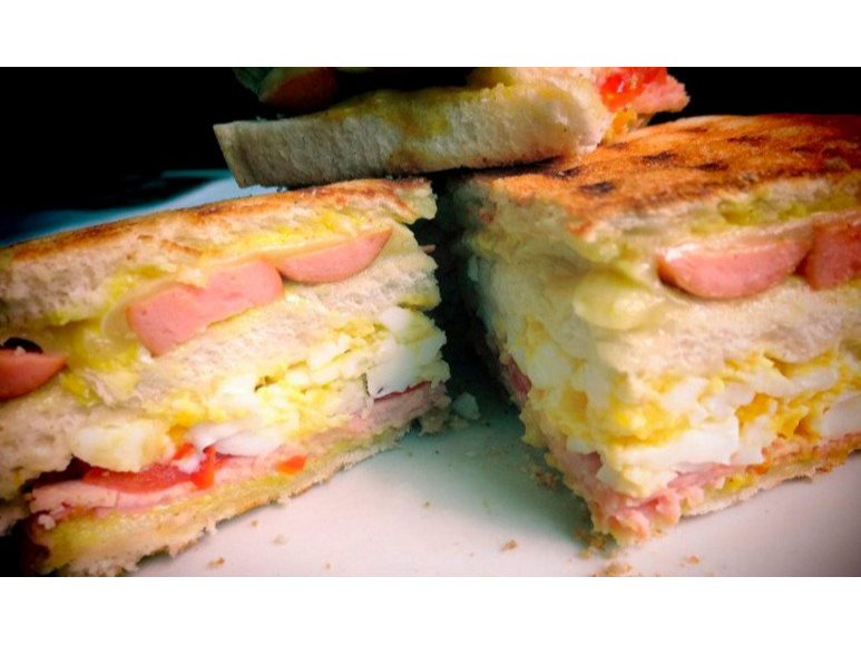 ALBERT pan miga,jamon,queso,salchicha, huevo,tomate,mostaza