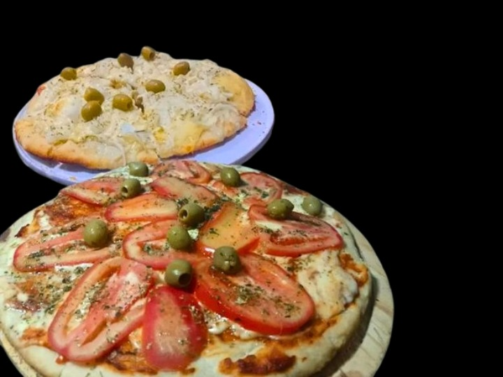 1PIZZA NAPOLITANA + 1 PIZZA FUGAZA