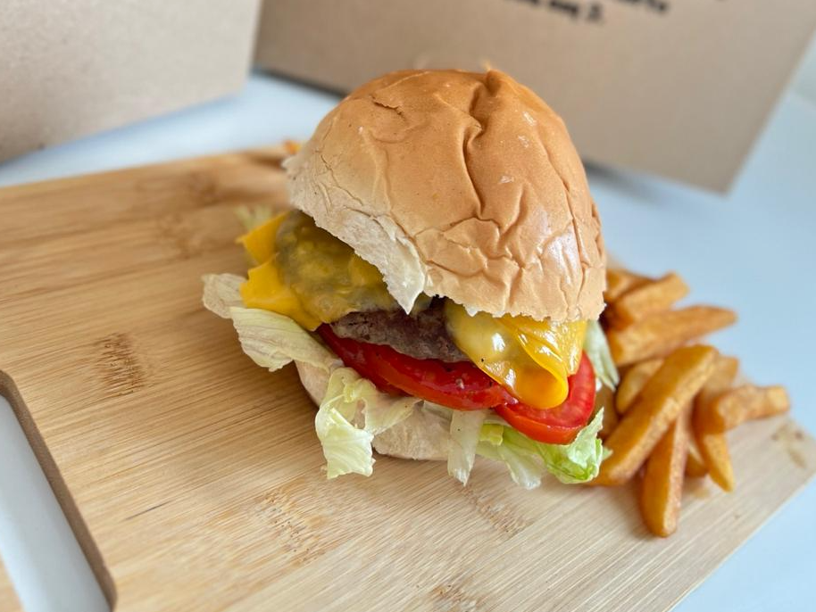 2 Burger simples c/ fritas