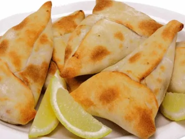 4 Empanadas + Gaseosa 500ml (Coca Común, Sprite, Coca Zero o Fanta)