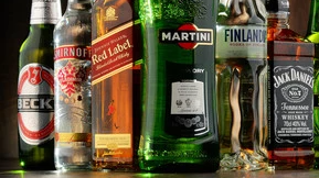 BEBIDAS BLANCAS Y LICORES