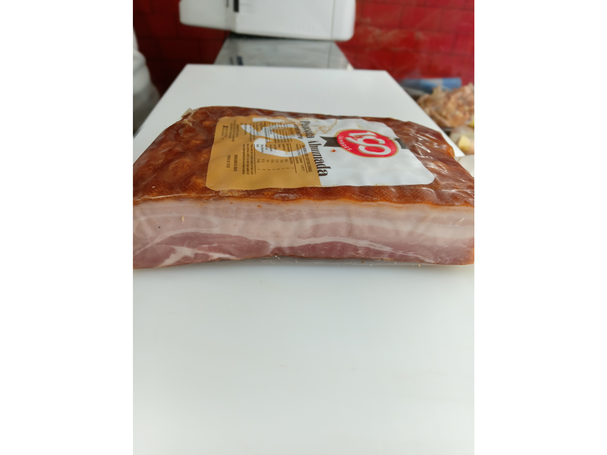 Panceta ahumada con cuero