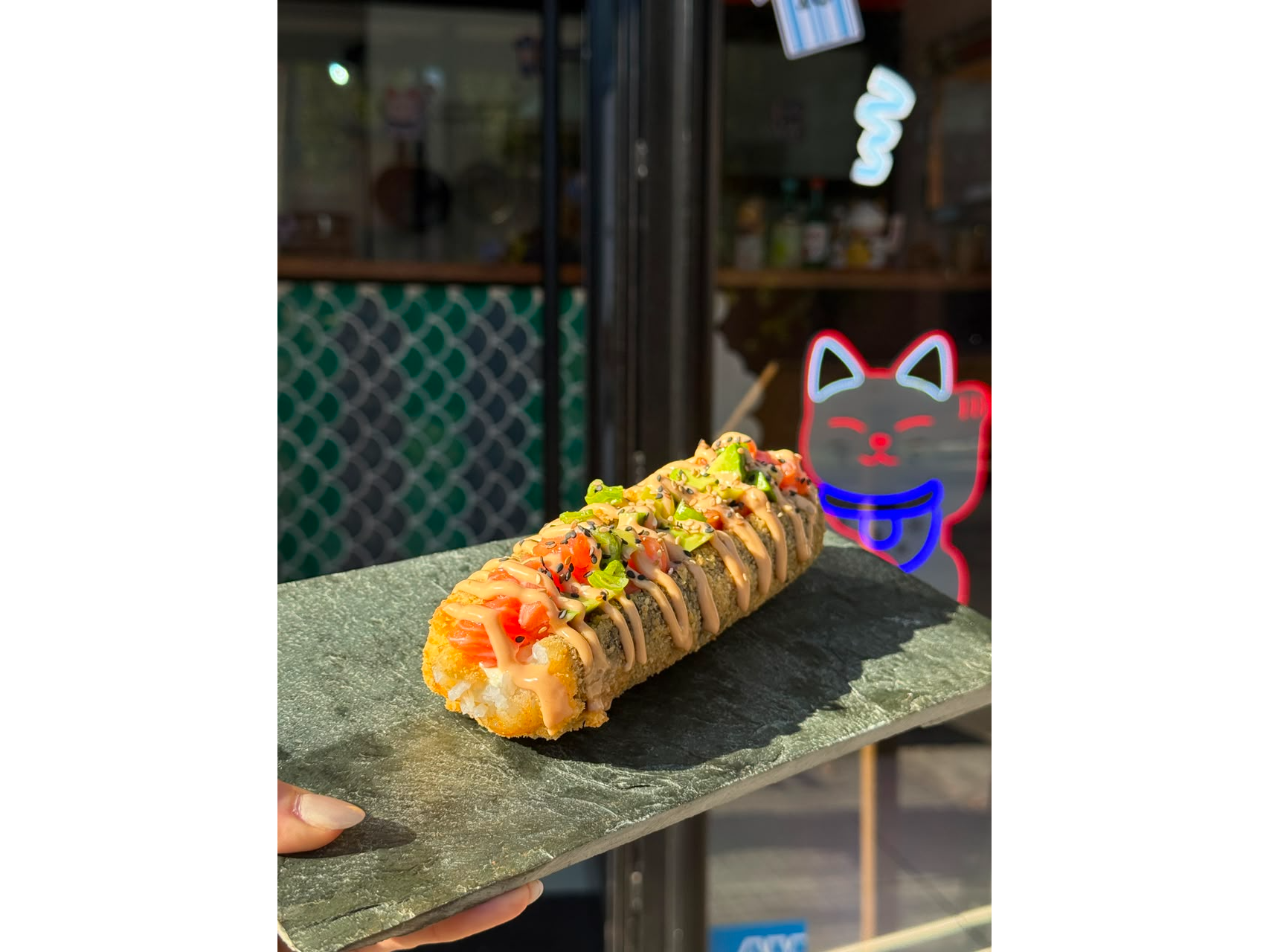Hot dog salmon y langostinos