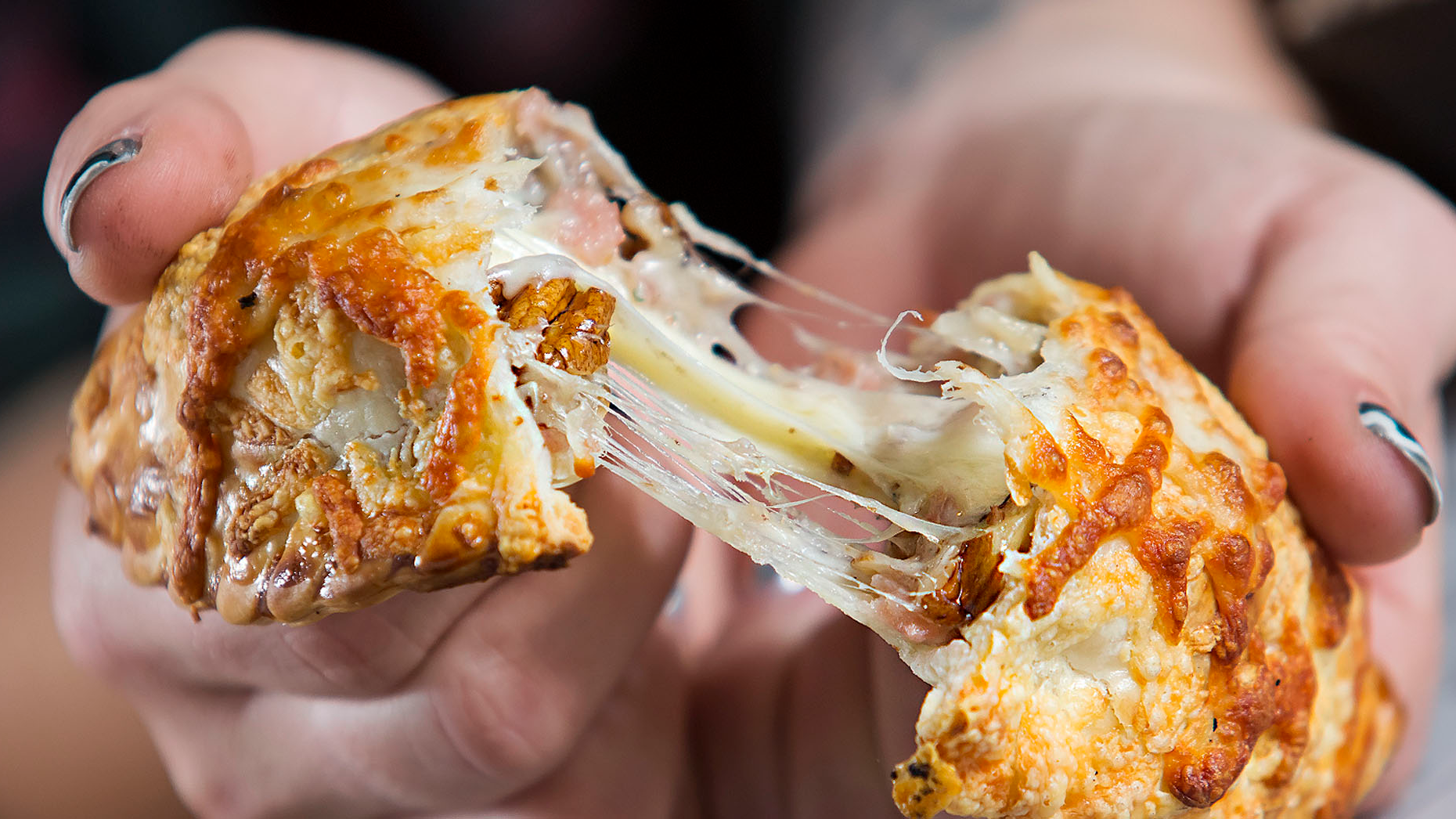 EMPANADAS Y TARTINES