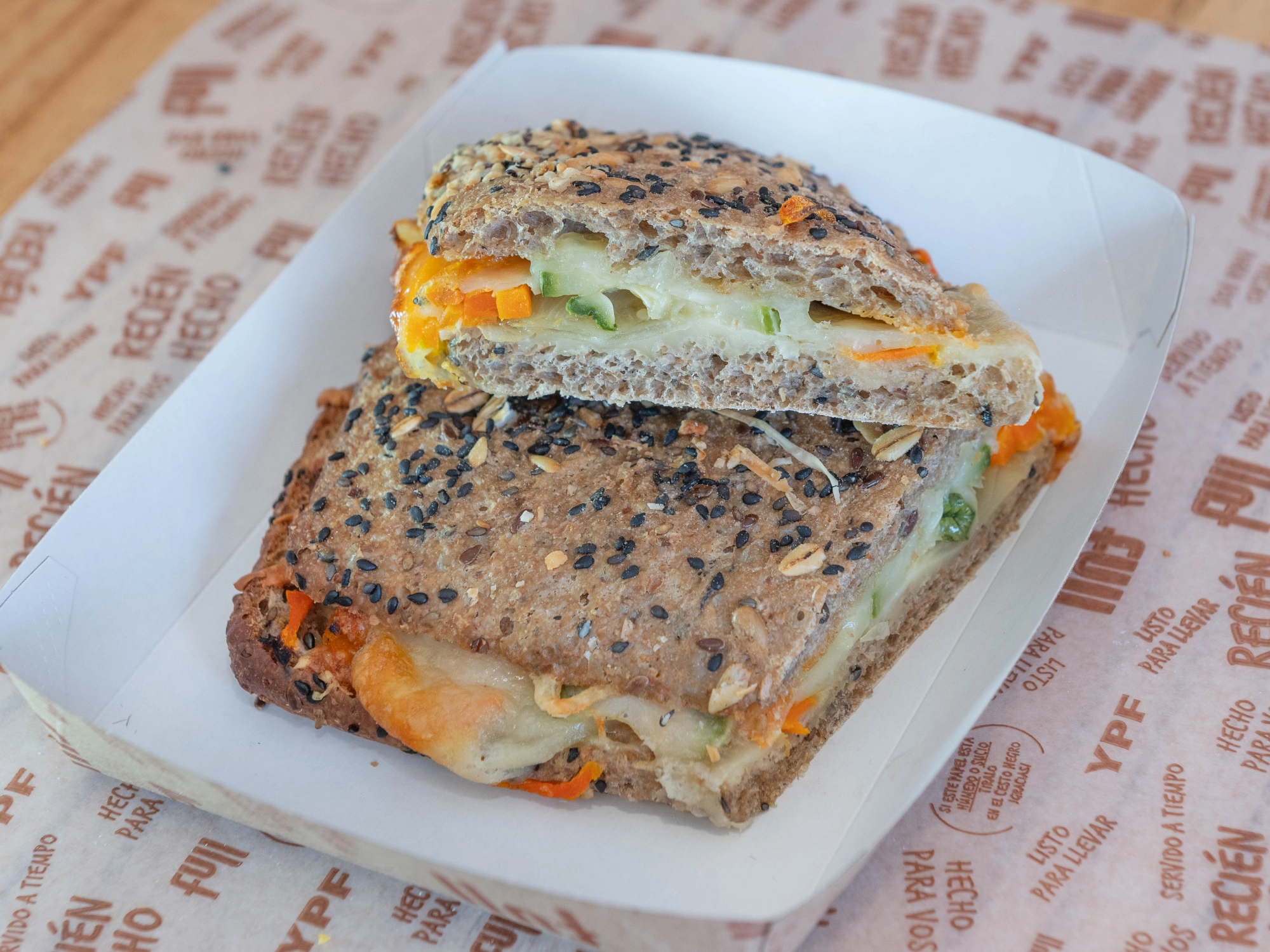 Combo ciabatta multicereal de vegetales + aquarius