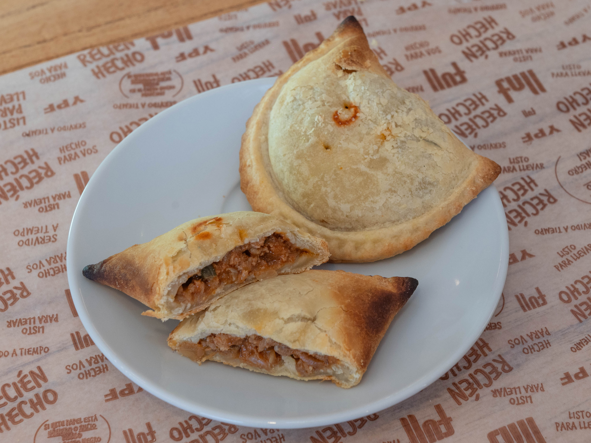 Empanada de carne de YPF full Américo Stuyck S.R.L.