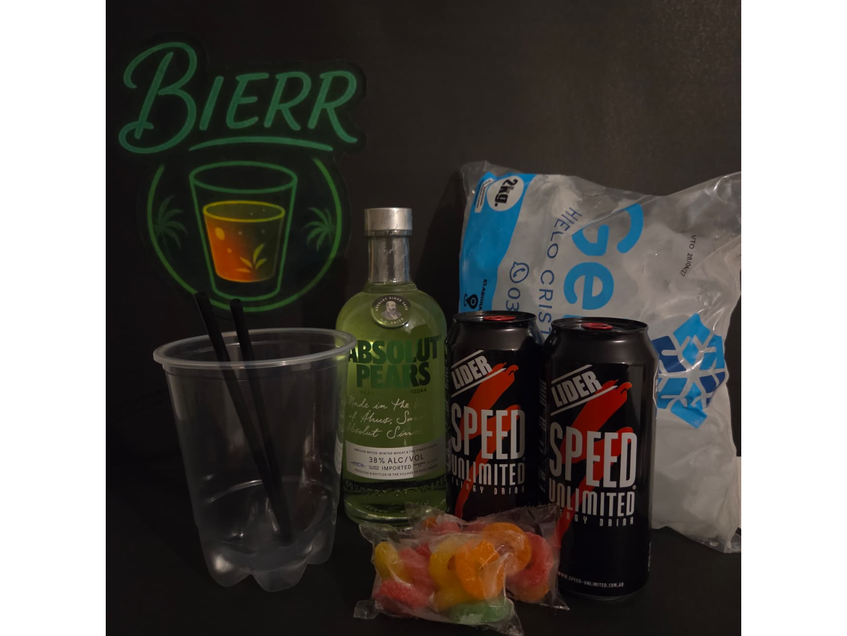 ABSOLUT PERA + 2 ENERGIZANTES