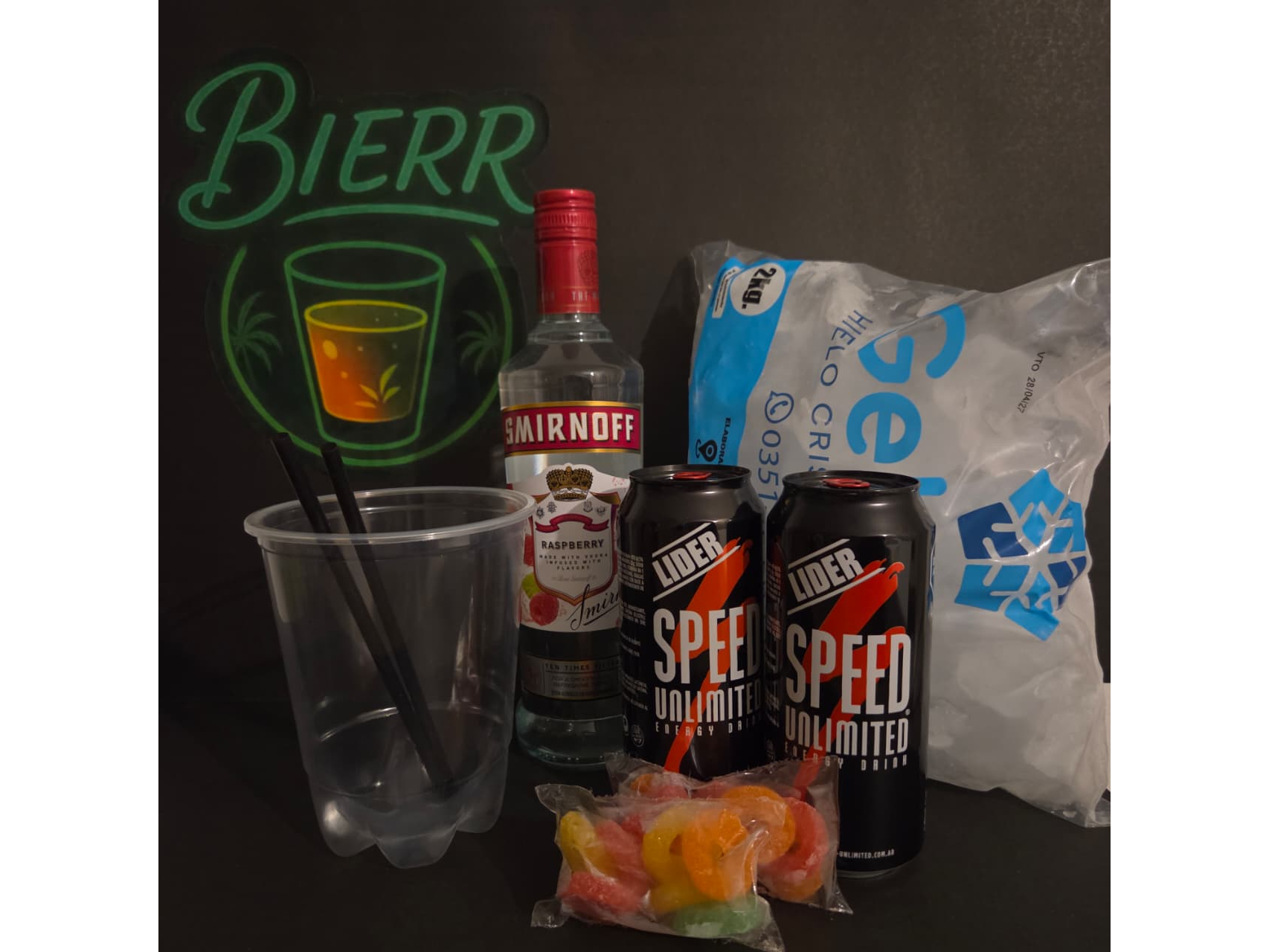 SMIRNOFF FRUTOS ROJOS + 2 ENERGIZANTES